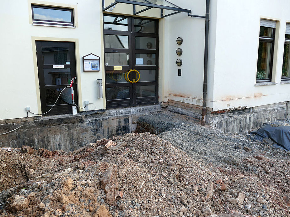 Neugestaltung Eingangsbereich des Gemeindezentrums (Foto: Karl-Franz Thiede))